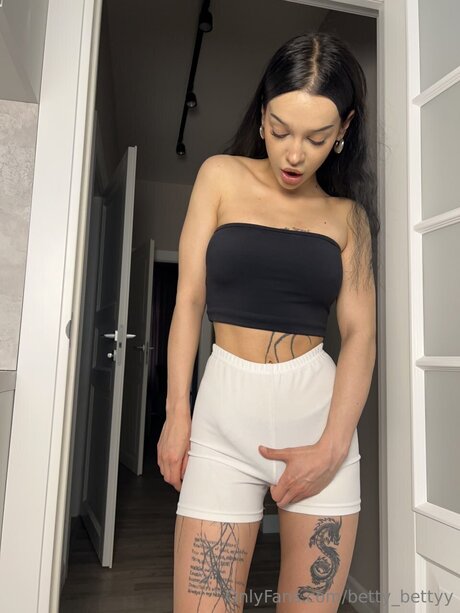 Betty Bettyy top star image