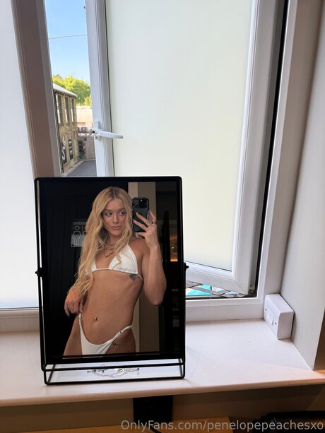 Penelopepeachesxo nudes model photo