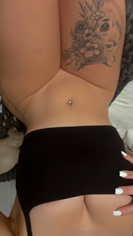 Maddiestyles model adult photos