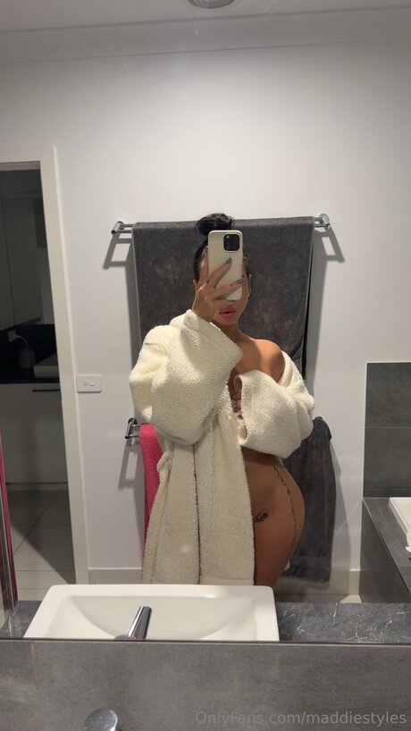 Maddiestyles top model photo