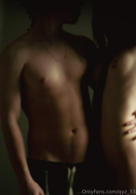 Qyz 33 model beautiful picture