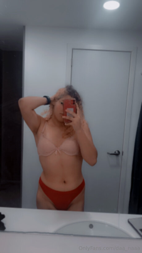 Daa Naaa model beautiful gallery