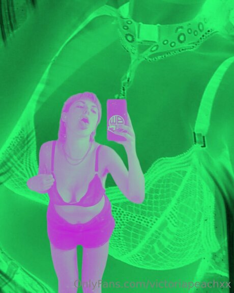 Victoriapeachxx naked star gallery