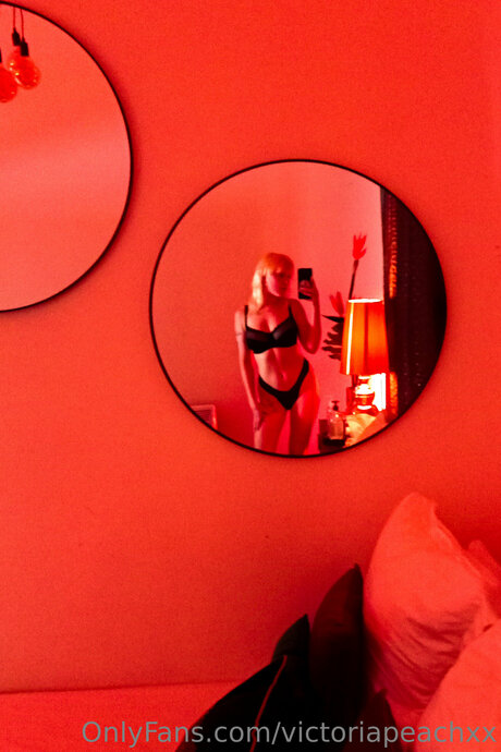 Victoriapeachxx pornstar hd images