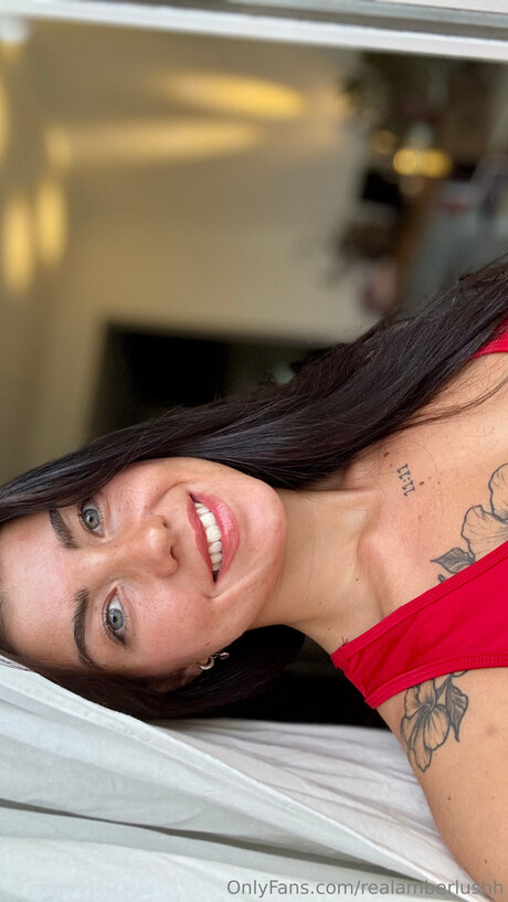 Realamberlushh model nice pictures