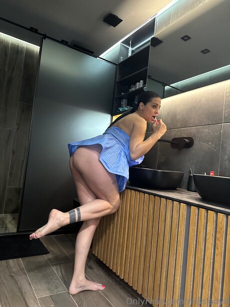 Misslady8 free actress picture