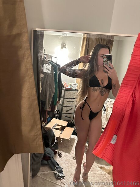 U416410466 nude star image