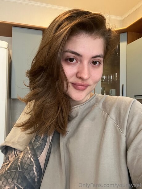 Youraysel sexy pornstar picture