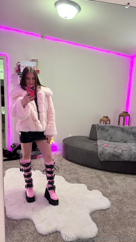 Naughtsoshhy sex actress picture