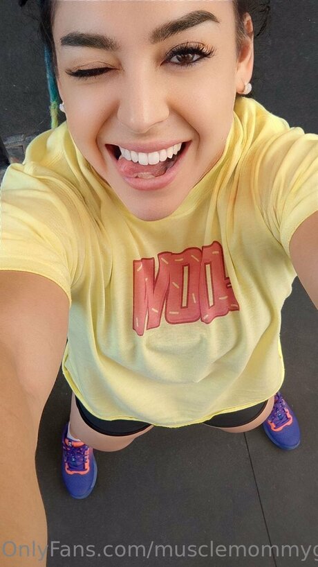 Queenmuscleavery pornstar top pic