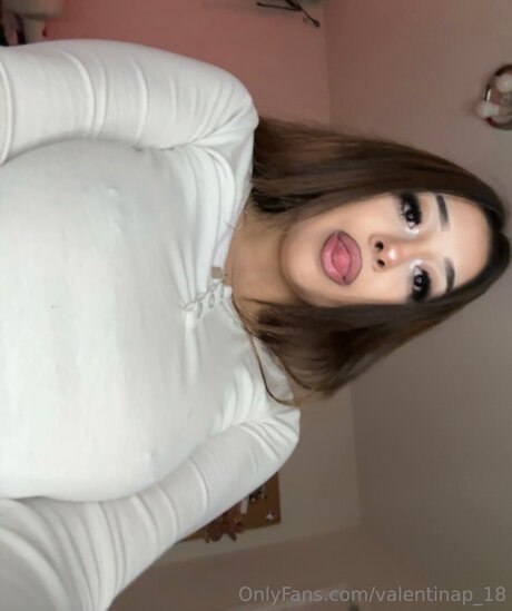 Valentinap 18 model hd photos