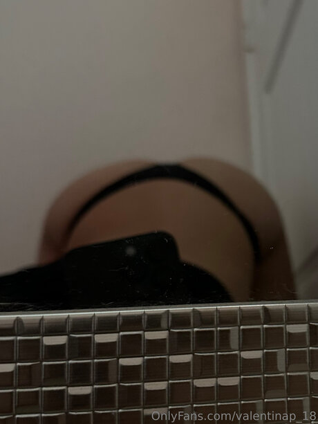 18 free onlyfans beautiful xxx pic