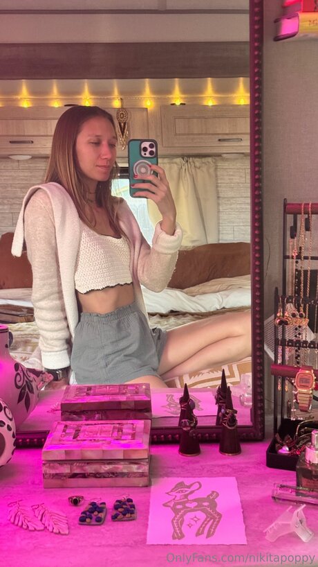 Nikitapoppy naked pornstar gallery