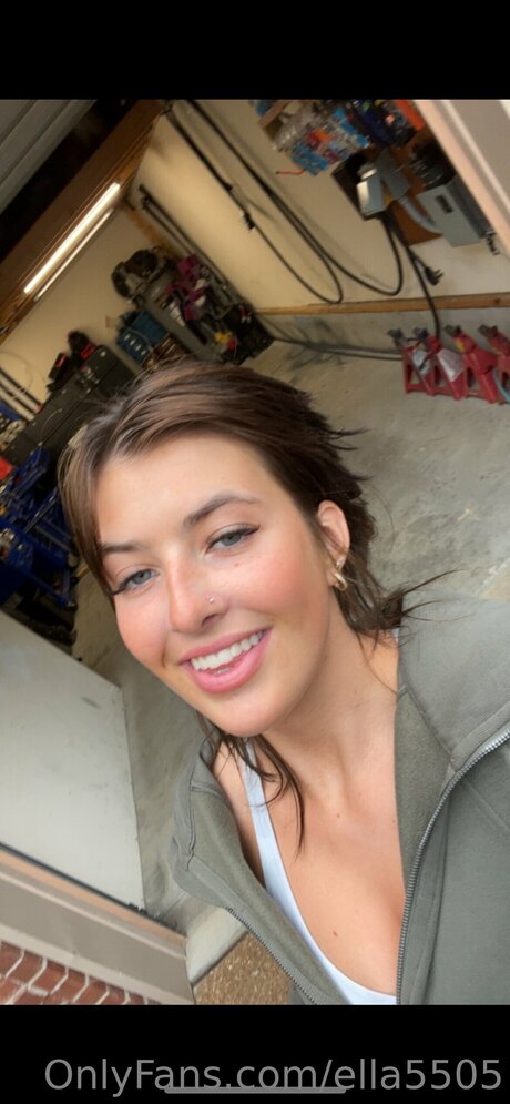 Oppachoppa hot actress pictures