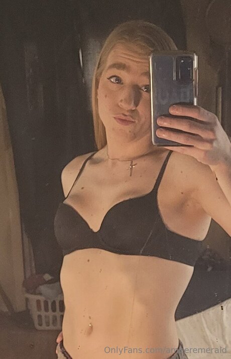 Amberemerald hot actress pictures