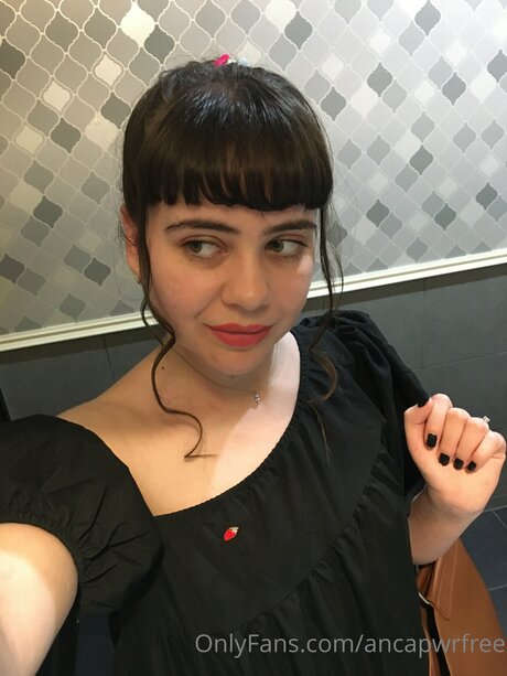 Ancapwrfree star top image