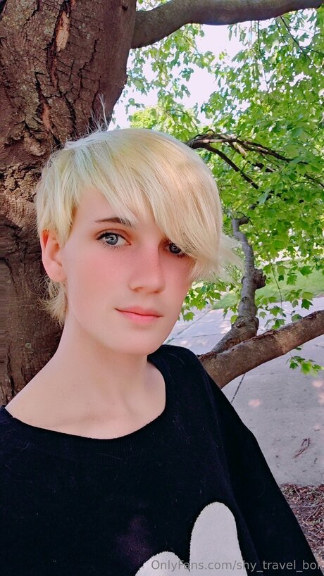 Shy Travel Boi xxx star picture