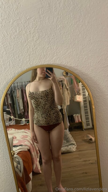 Lizlavenderx hot pornstar img