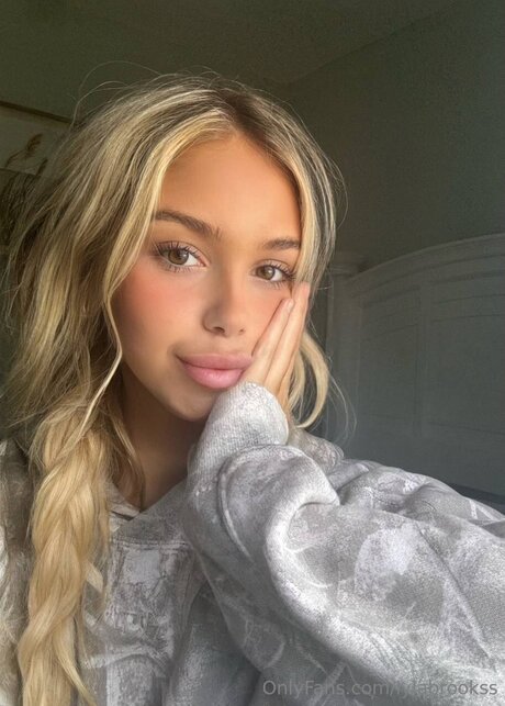 Lylabrookss pornstar sexy photos