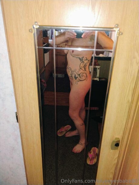Blueeyesbabe80 porn model image