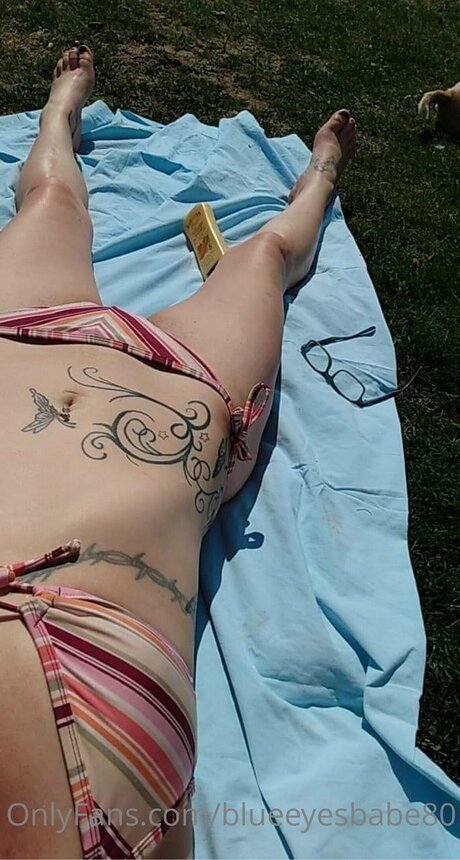 Blueeyesbabe80 hd model photos