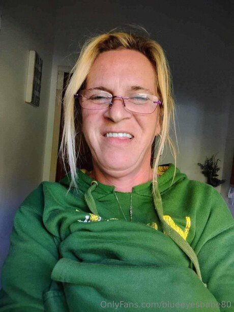 Blueeyesbabe80 sexy actress picture