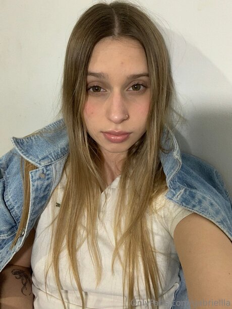 Gabriellla top model image