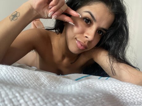 Johanna 18 sexy model image