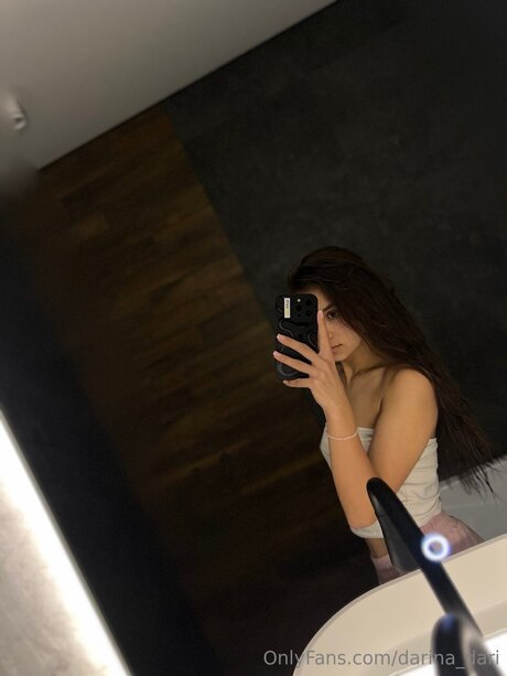 Darina Dari pornstar hd image