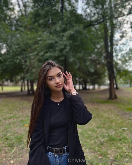 Darina Dari nice actress photo