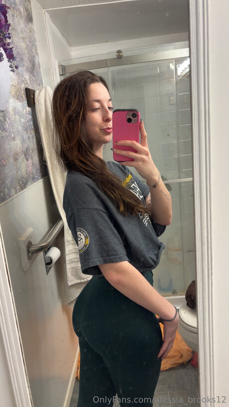 Alessia Brooks12 nice star pic