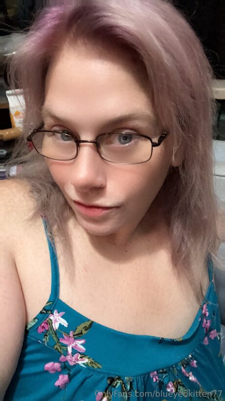 Blueyedkitten77 xxx model img