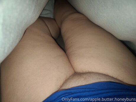 Sweet Tasty Peaches exclusive star photo