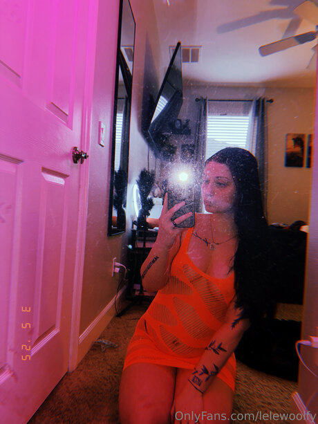 Lelewoolfy adult actress img