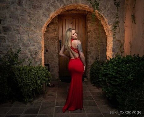 Suki Xxxaurora naked model picture