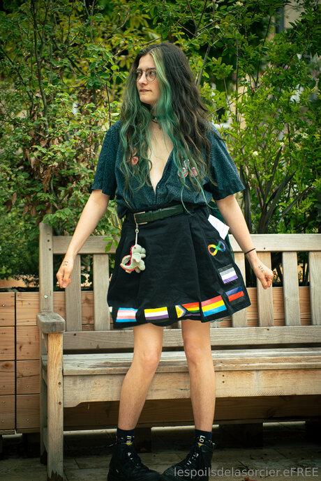 Poilsdesorcier Efree erotic model pic