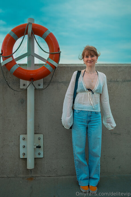 Delitevip exclusive model images