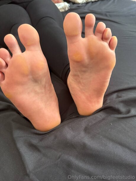 Bigfeetstudio adult actress pic