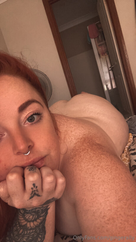 Gingerally naked star pic