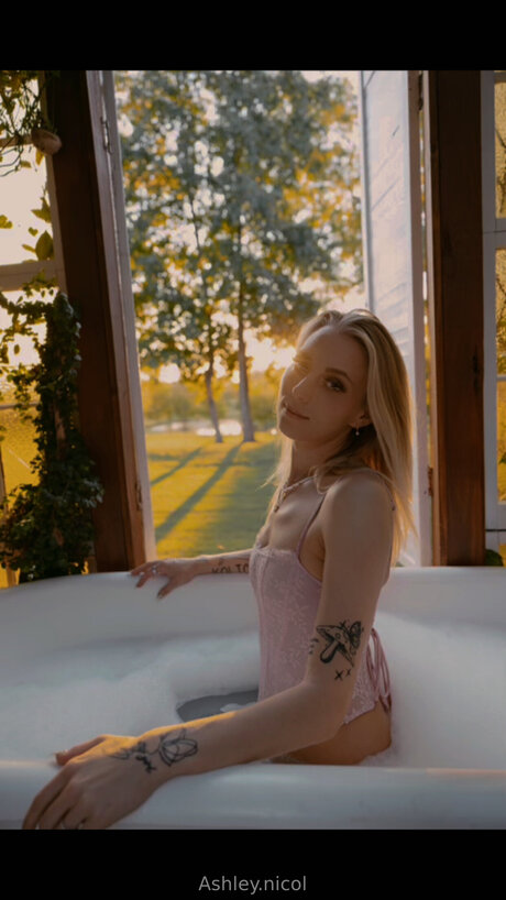 Ashley Nicol star pretty pictures