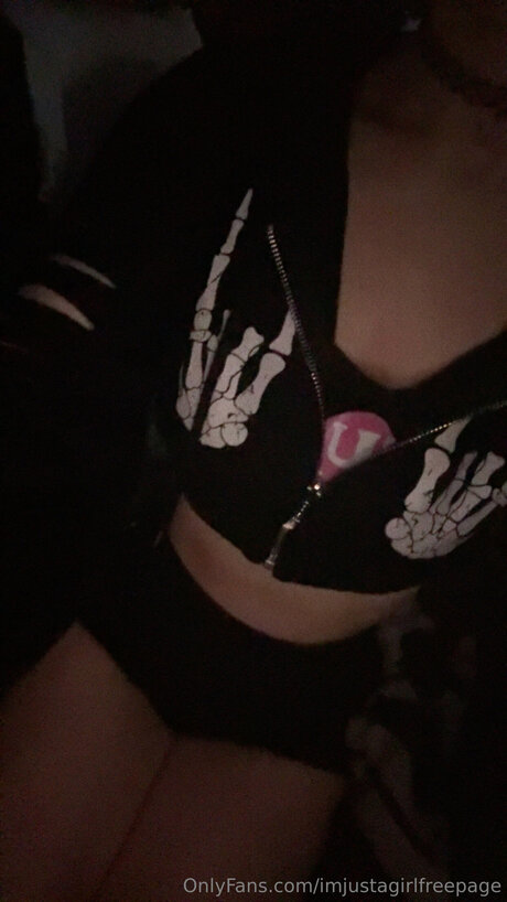 Imjustagirlfreepage model best image