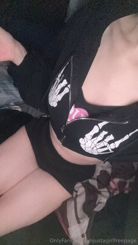 Imjustagirlfreepage model best archive