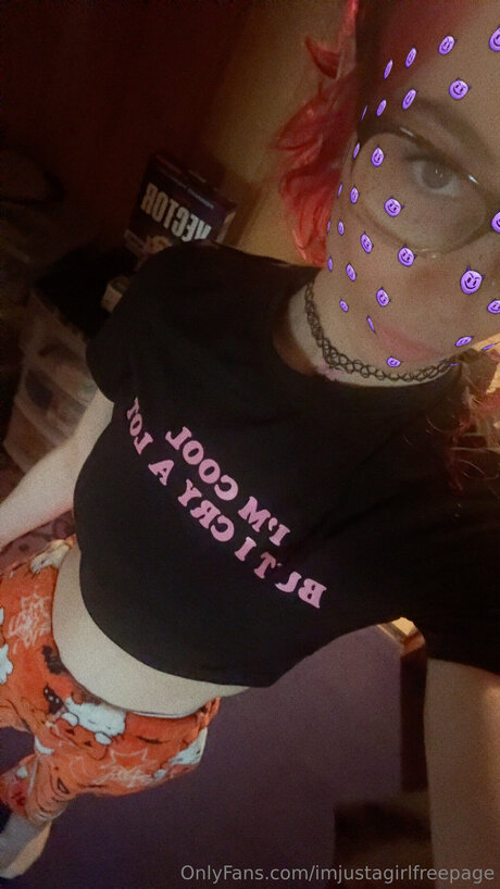 Imjustagirlfreepage hot star pic