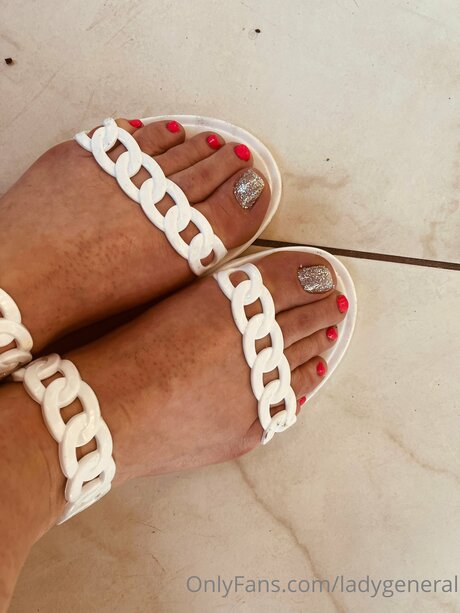 Marilynmoneyro3 porn model picture