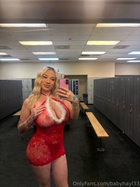 Babyhayl33 pornstar nude img