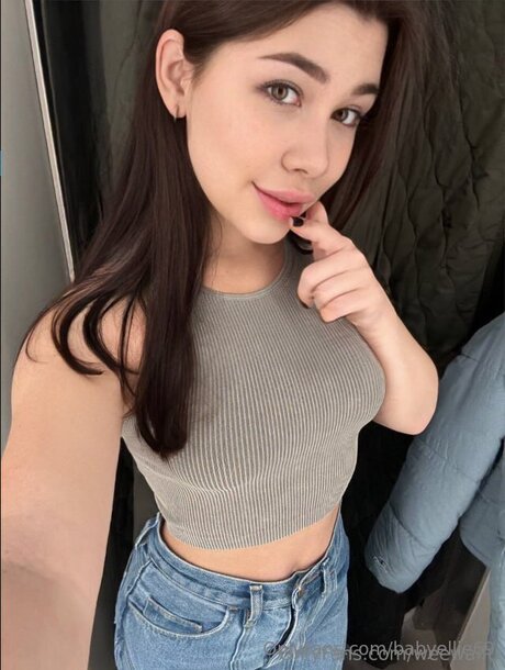 Babyellie69 nudes model photos