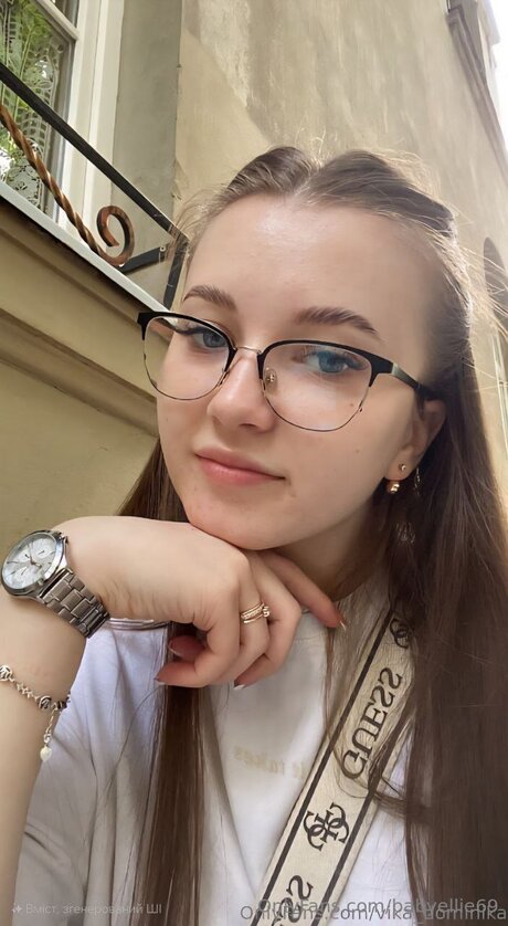 Babyellie69 model sex pic