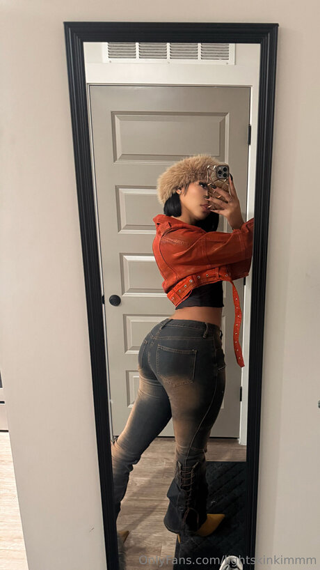 Lightskinkimmm art actress archive