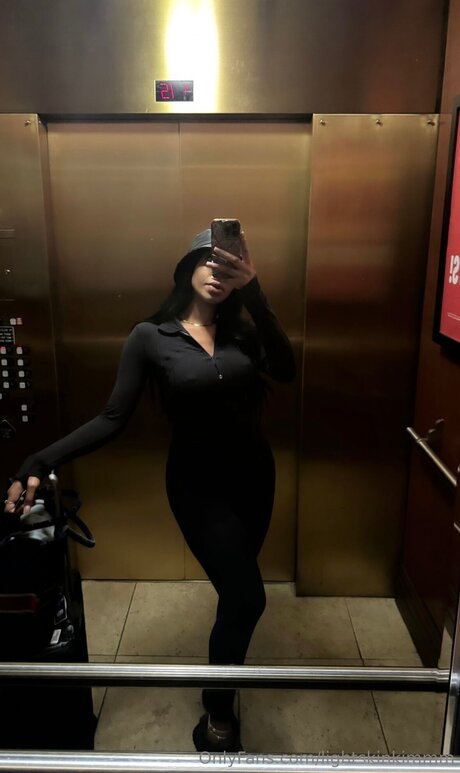 Lightskinkimmm best model photos