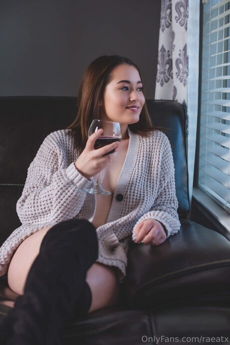 Raeatx pornstar nude photo